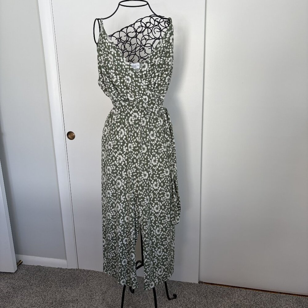 Kaileigh Womens Green & Cream Jumpsuit Sz Large w/ Adjustable Straps New w/ Tags
